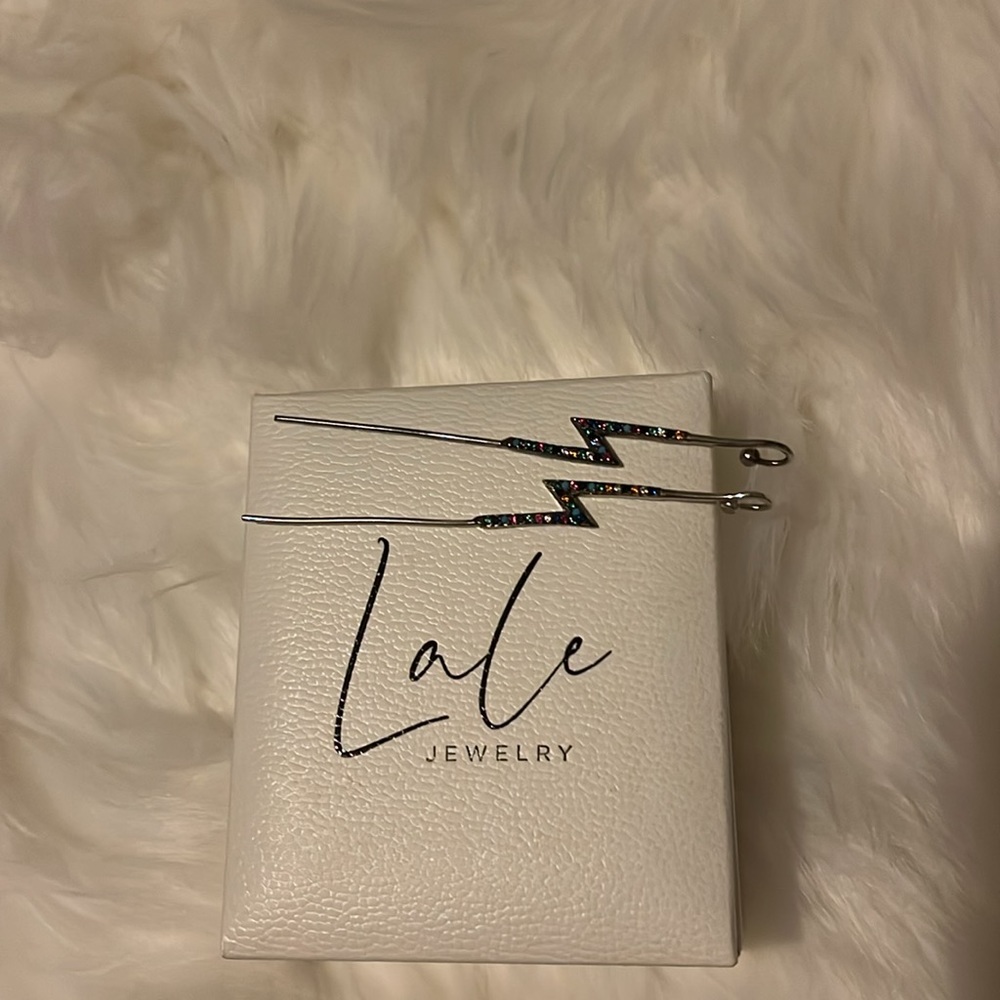 Lightning bolts cubic zirconia silver edgy ear crawler-ear cuff-Valentines - Picture 2 of 6